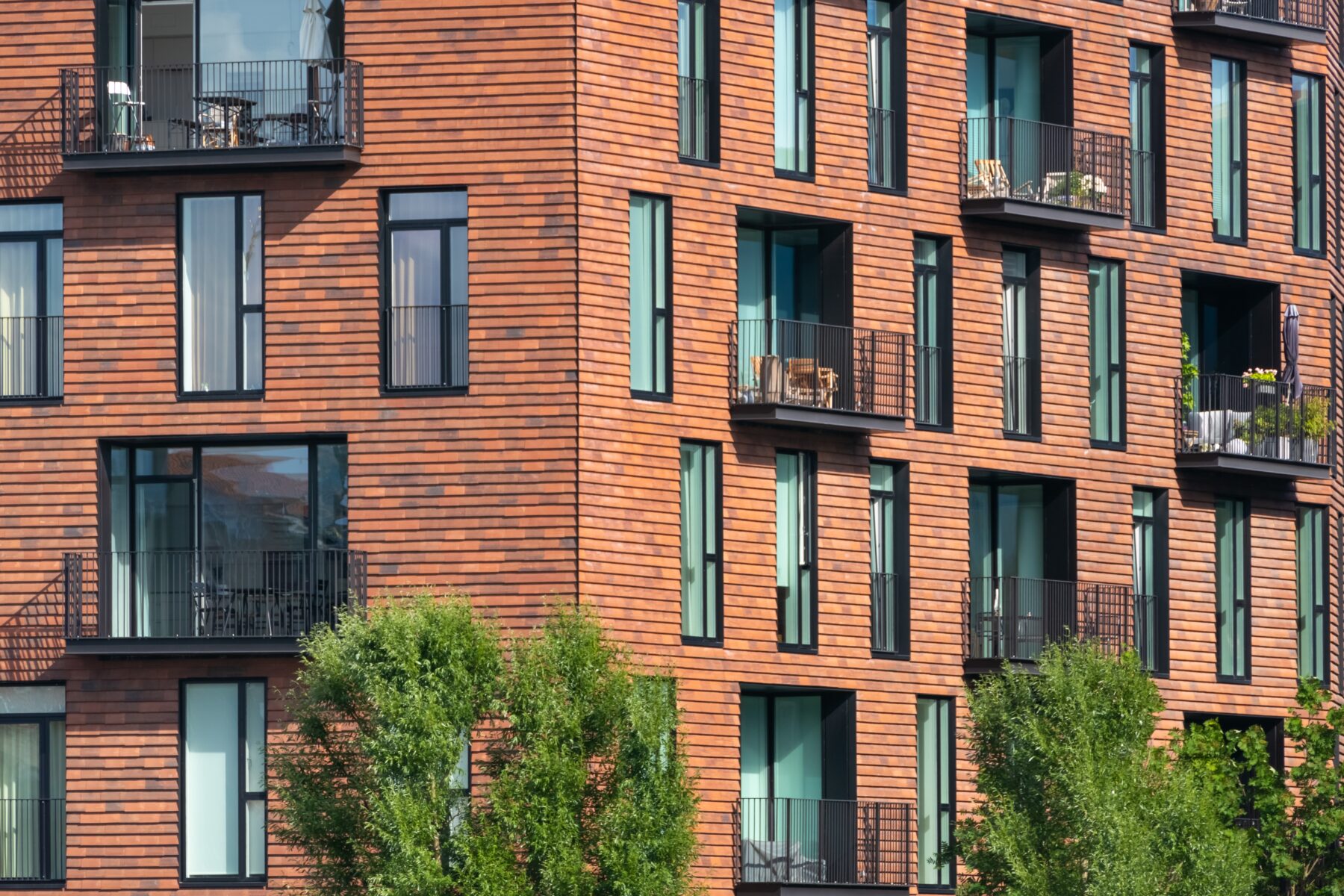 Dr Christy Burzio secures an important finding on appeal for her client in an important decision regarding a management company’s right to replace balcony structures across a major London development